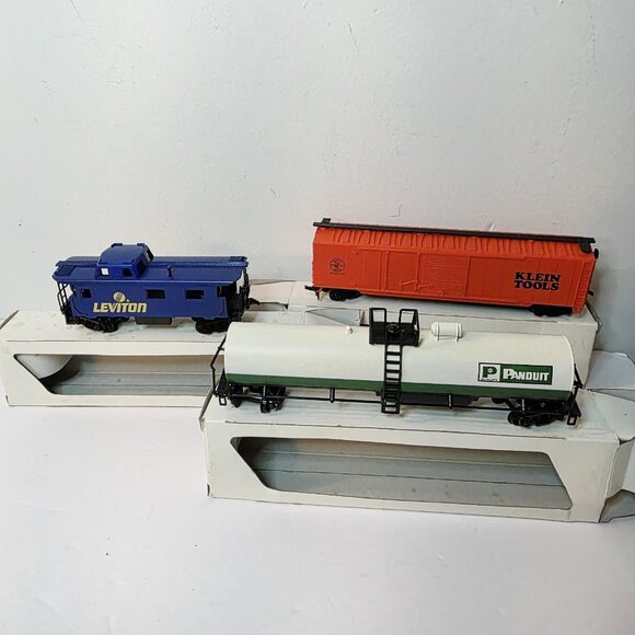 3 Vtg IHC Slovenia HO Scale Train Cars Tanker Caboose Leviton Panduit Klein - Picture 1 of 11